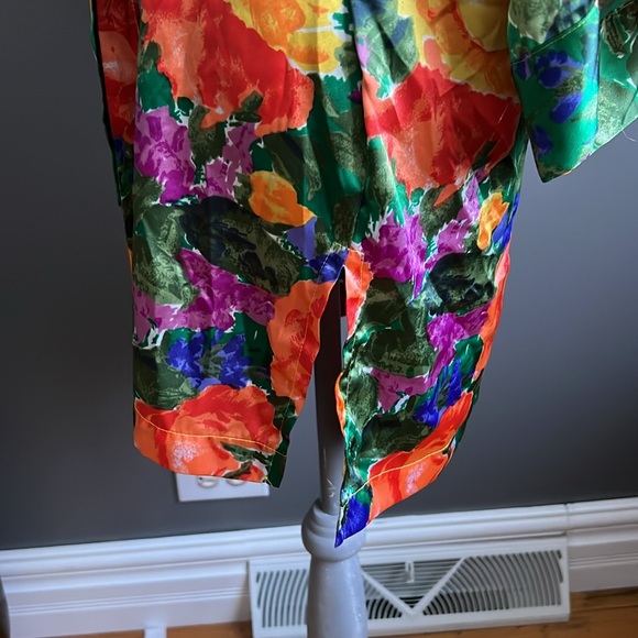 Gold Label Victoria’s Secret Satin Floral Robe - Picture 11 of 15